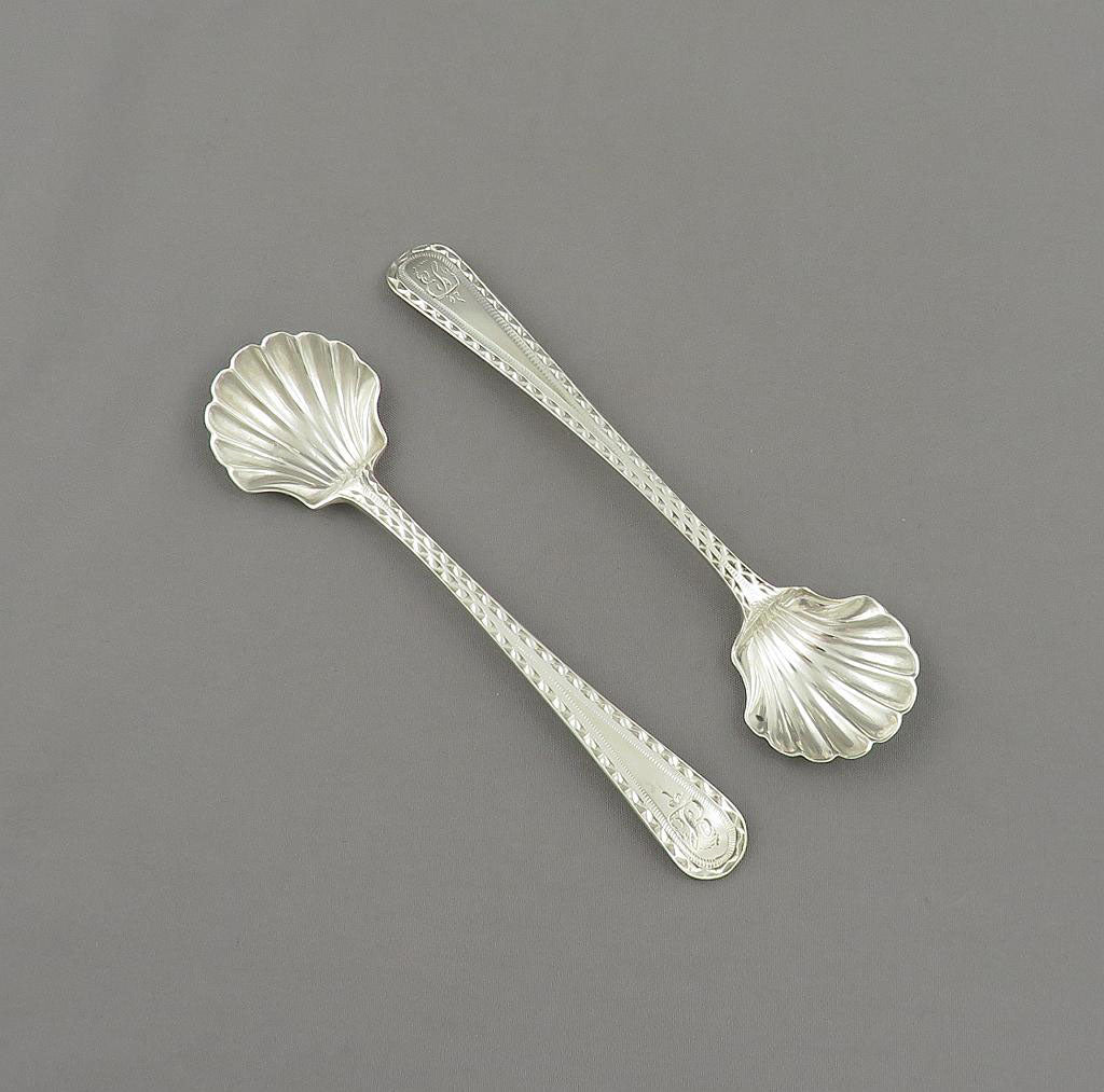 Pair of George III Silver Salt Spoons - JH Tee Antiques