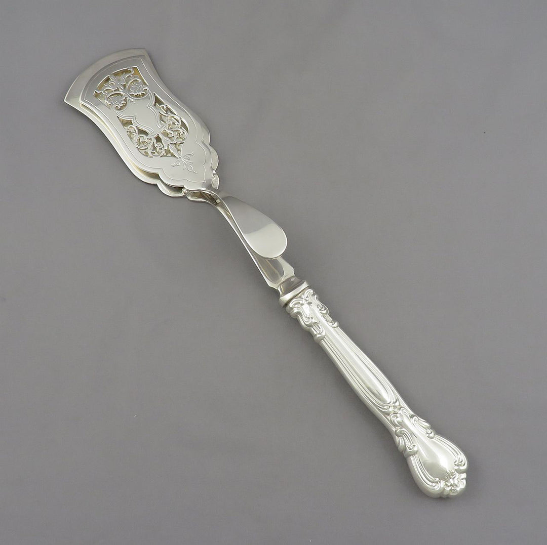 Birks Chantilly Silver Serving Tongs - JH Tee Antiques