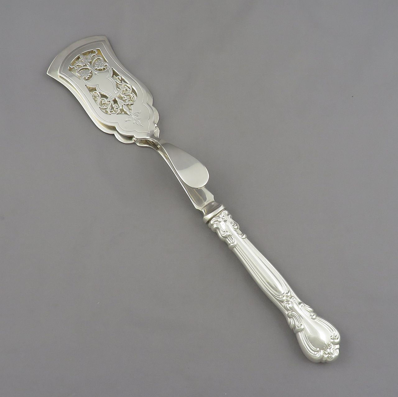 Birks Chantilly Silver Serving Tongs - JH Tee Antiques