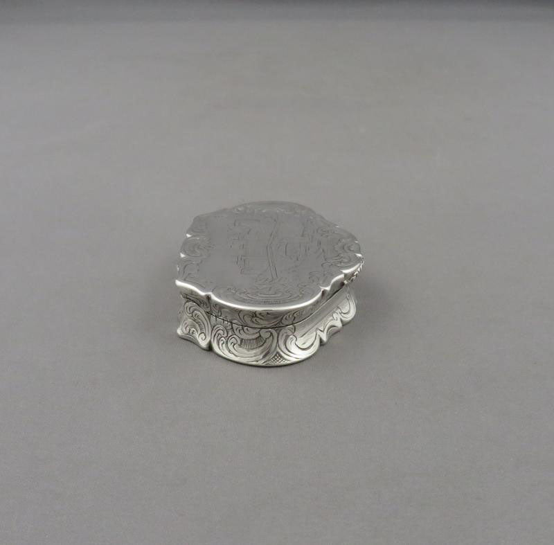 Castle Top Silver Snuff Box - JH Tee Antiques