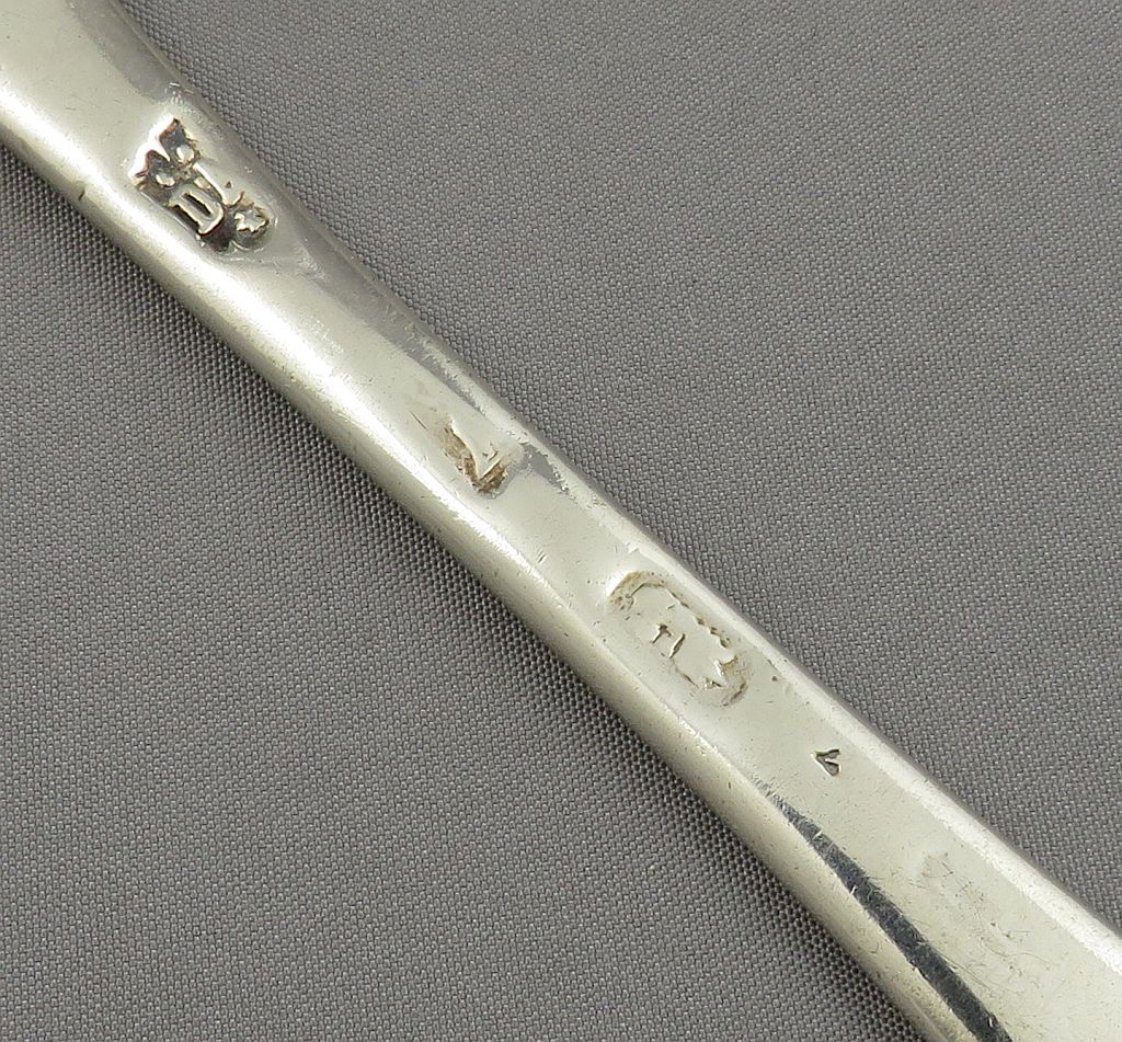 Queen Anne Silver Dog Nose Tablespoon