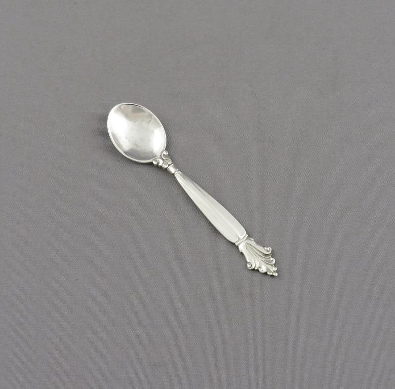 Georg Jensen Acanthus Pattern Salt Spoon - JH Tee Antiques