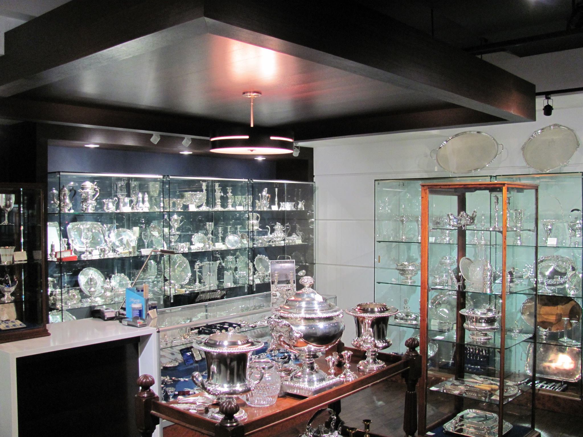 JH Tee Antiques Shop interior