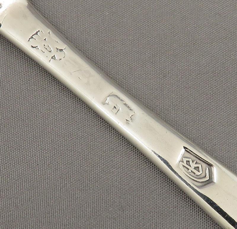 Queen Anne Silver Marrow Scoop - JH Tee Antiques