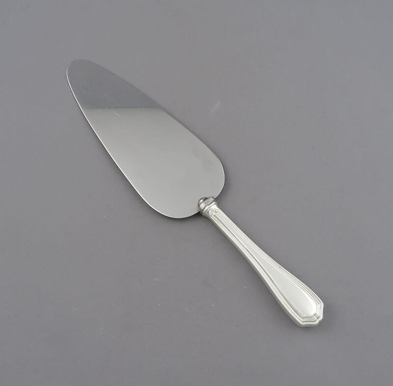 Birks Georgian Plain Sterling Silver Pie Slice - JH Tee Antiques