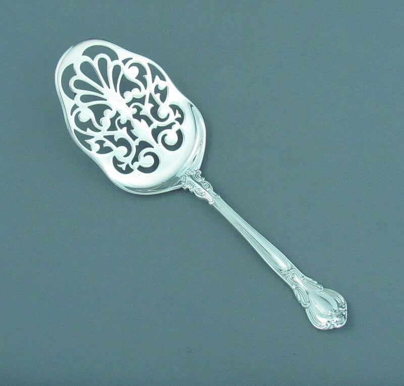 Birks Chantilly Pattern Flat Tomato Server - JH Tee Antiques
