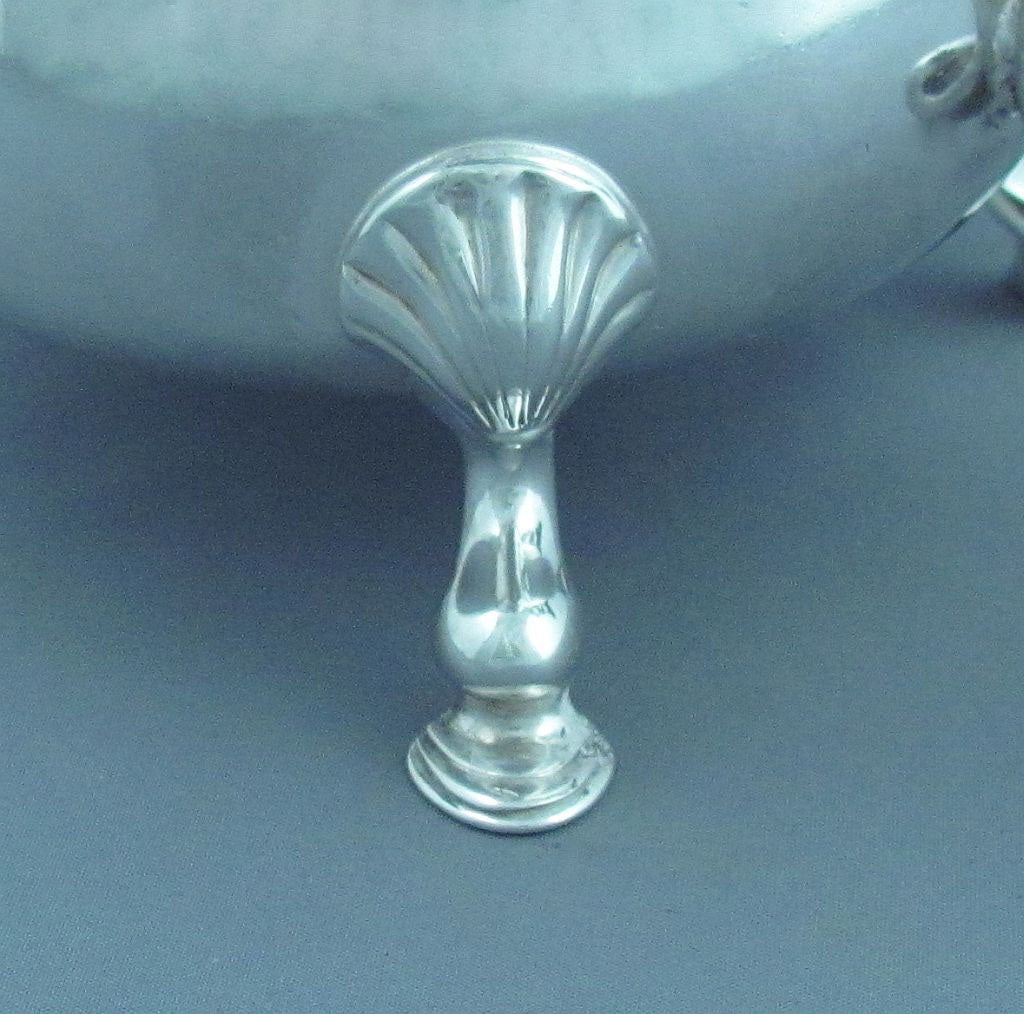 Pair of George II Silver Sauce Boats - JH Tee Antiques