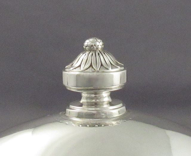 Pair of George III Silver Sauce Tureens - JH Tee Antiques