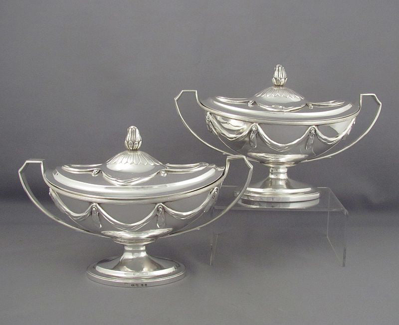 Pair of George III Sterling Silver Sauce Tureens - JH Tee Antiques