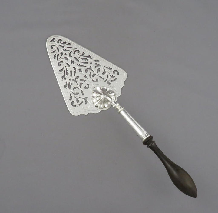 George III Sterling Silver Fish Slice - JH Tee Antiques