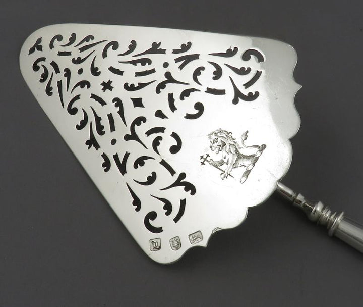 George III Sterling Silver Fish Slice - JH Tee Antiques