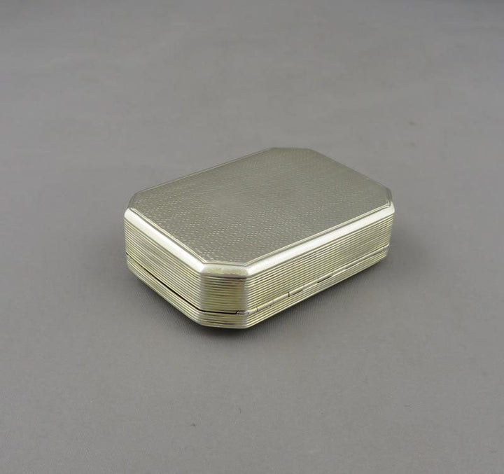 Georgian Sterling Silver and Agate Snuff Box - JH Tee Antiques